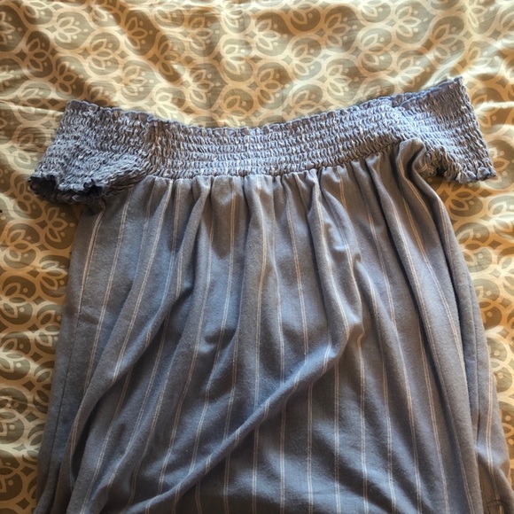 American Eagle off the shoulder top - Picture 2 of 2